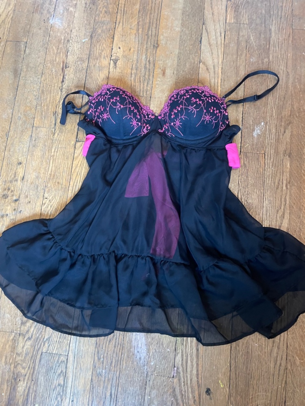 La Vie En Rose Black & Fuchsia Embroidered Babydoll Chemise